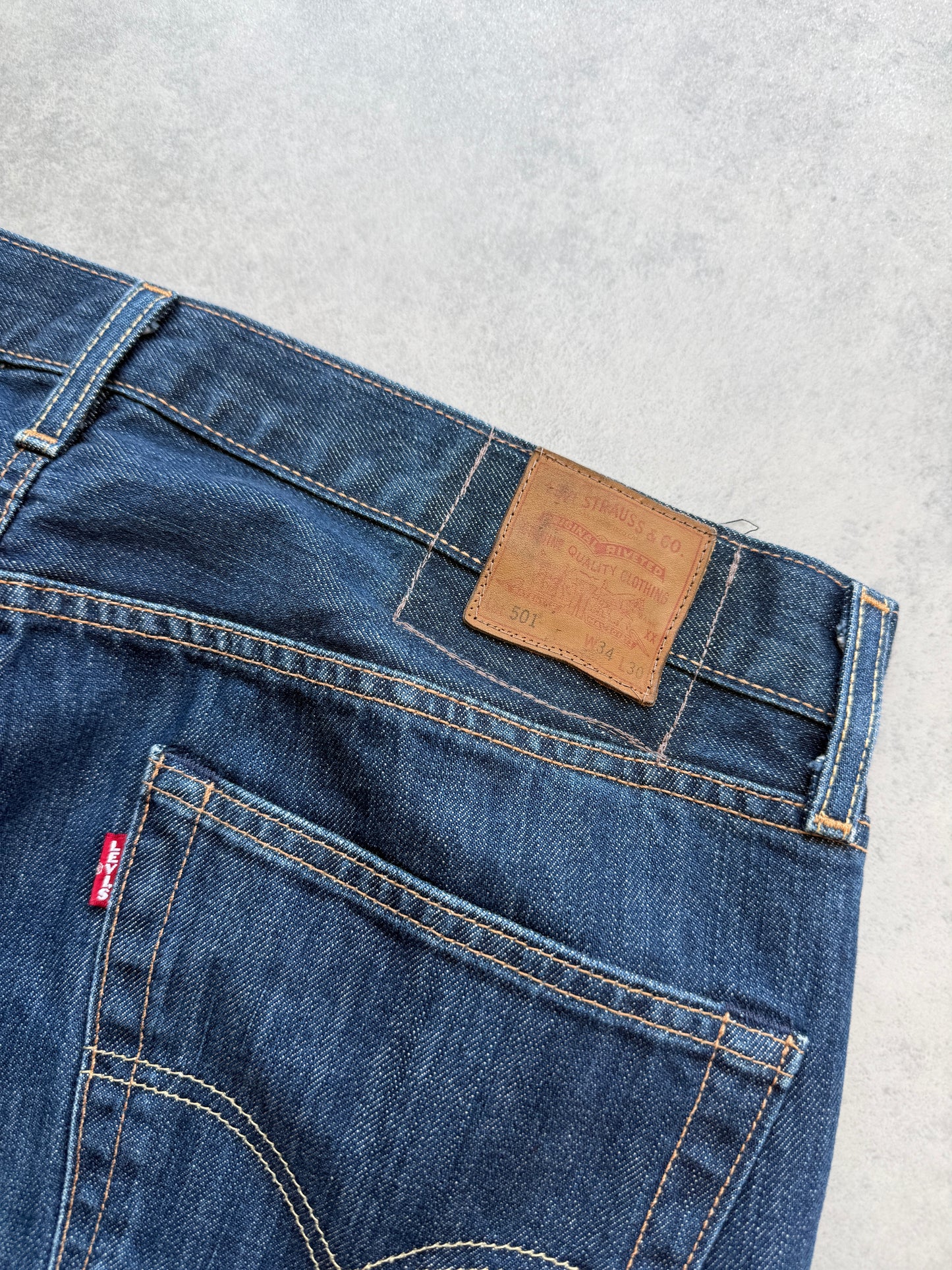 Levis 501 tamno plave muške farmerke (34x30)