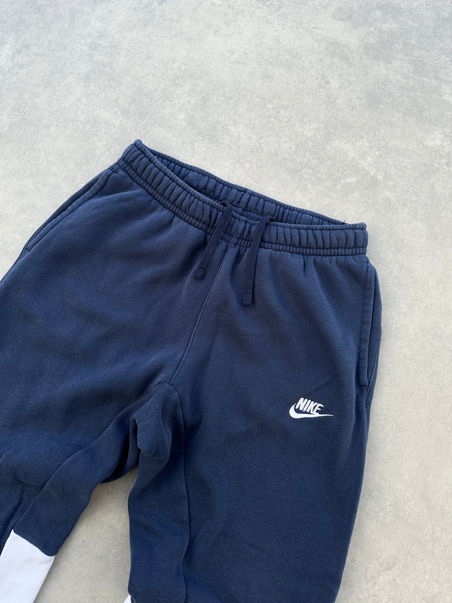 Nike basic navy plava muška trenerka (S)