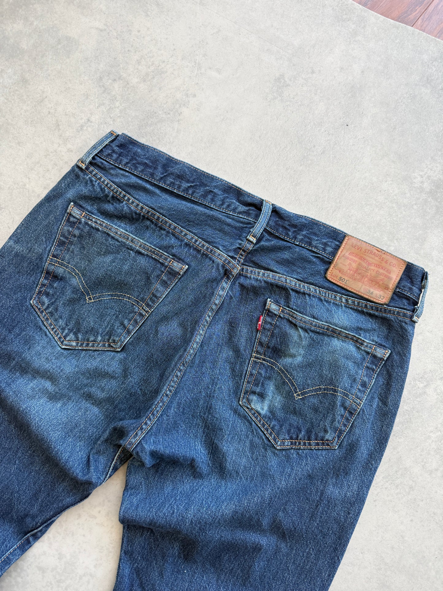 Levis 501 muške tamno plave farmerke (34x32)