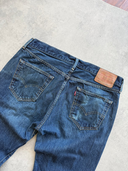 Levis 501 muške tamno plave farmerke (34x32)