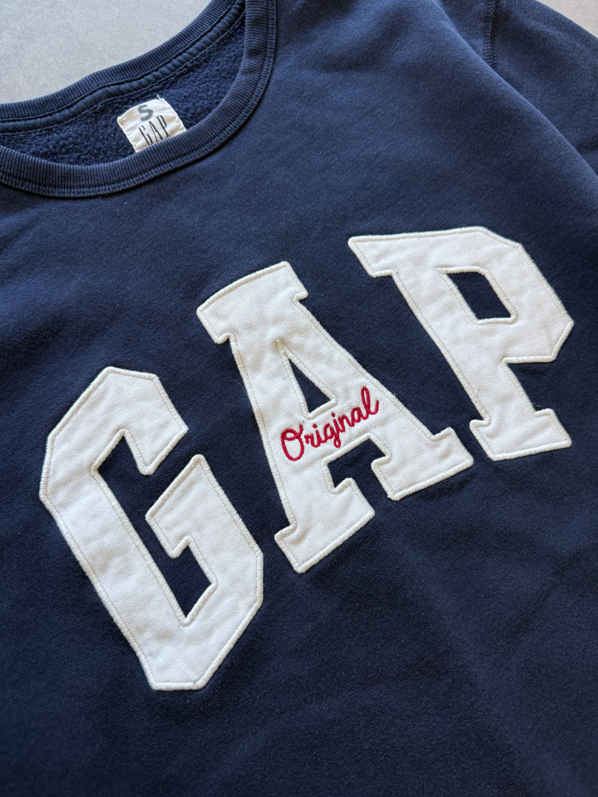 Gap muška basic navy plava dukserica (S)