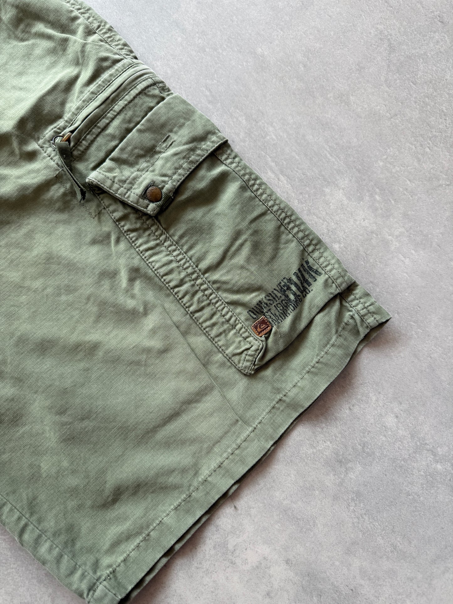 Quiksilver 2000s muški zeleni cargo šorc (M)