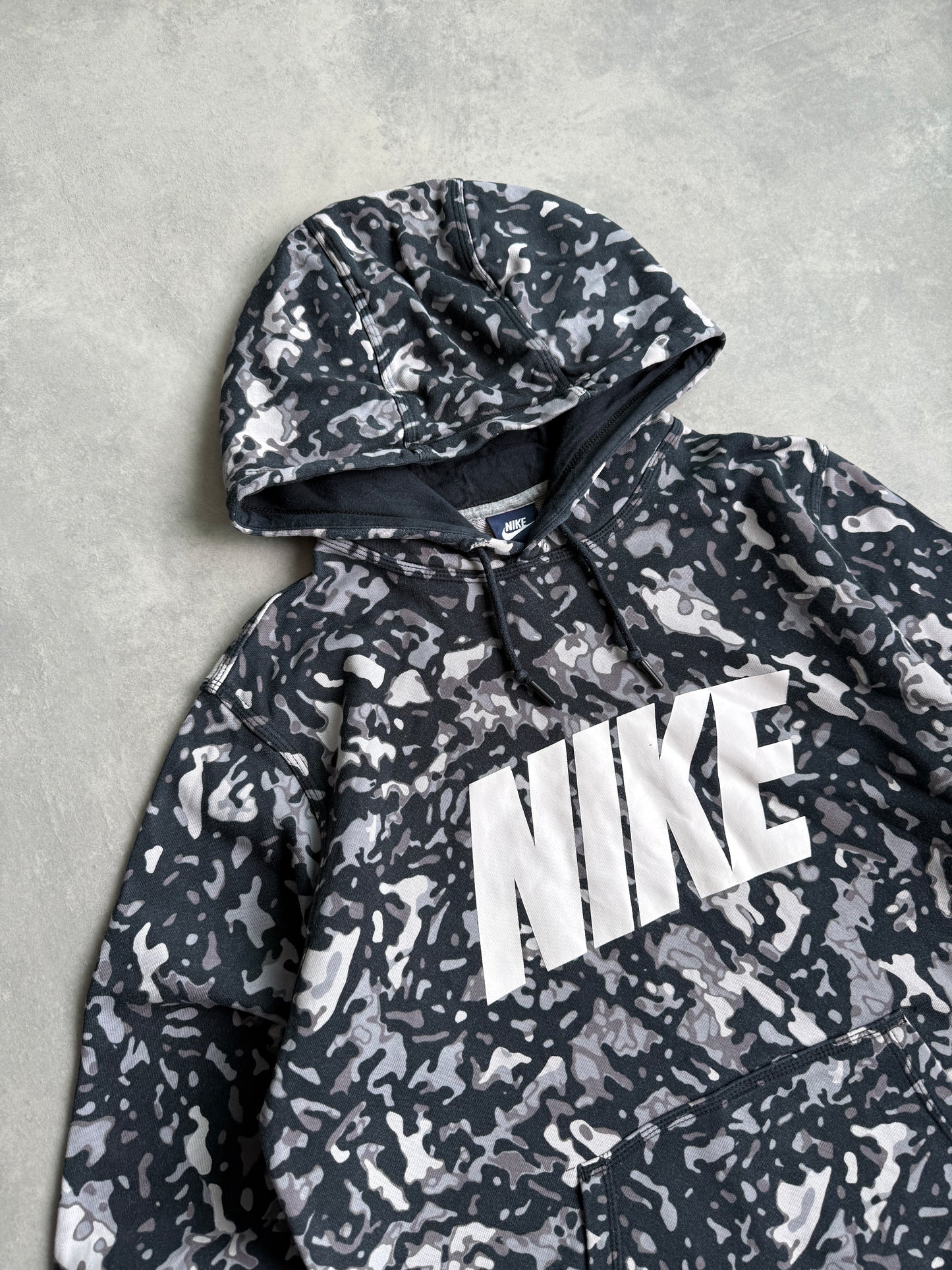 Nike muška siva dukserica (L)