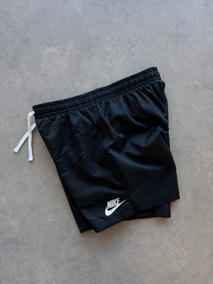 Nike muški crni basic šorc (M)