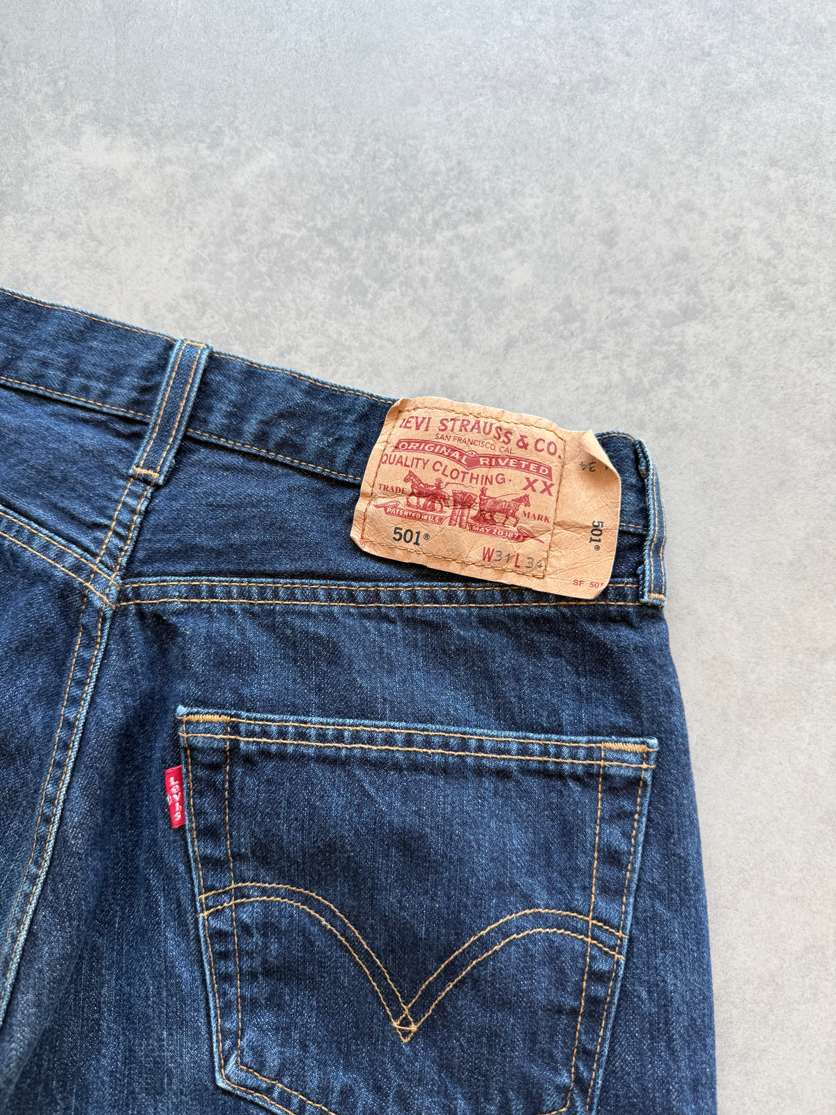 Levis 501 muške tamno plave farmerke (31x34)