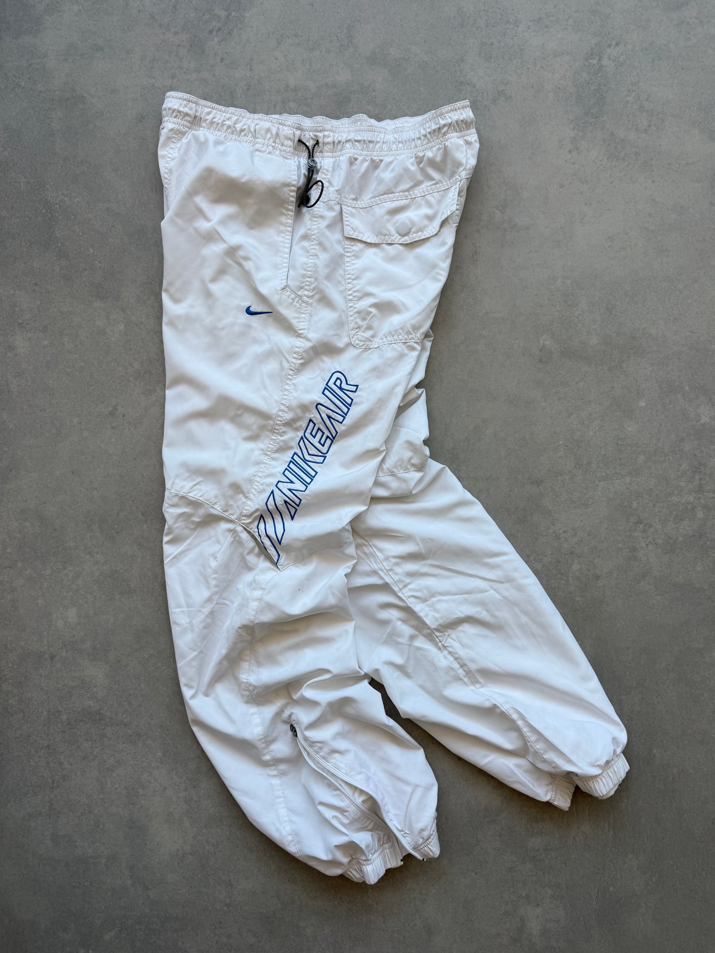 Nike Air 2000s muška bijela šuškava trenerka (M)