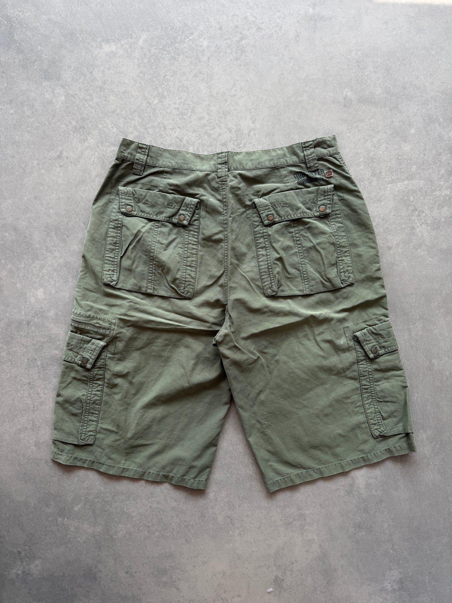 Quiksilver 2000s muški zeleni cargo šorc (M)
