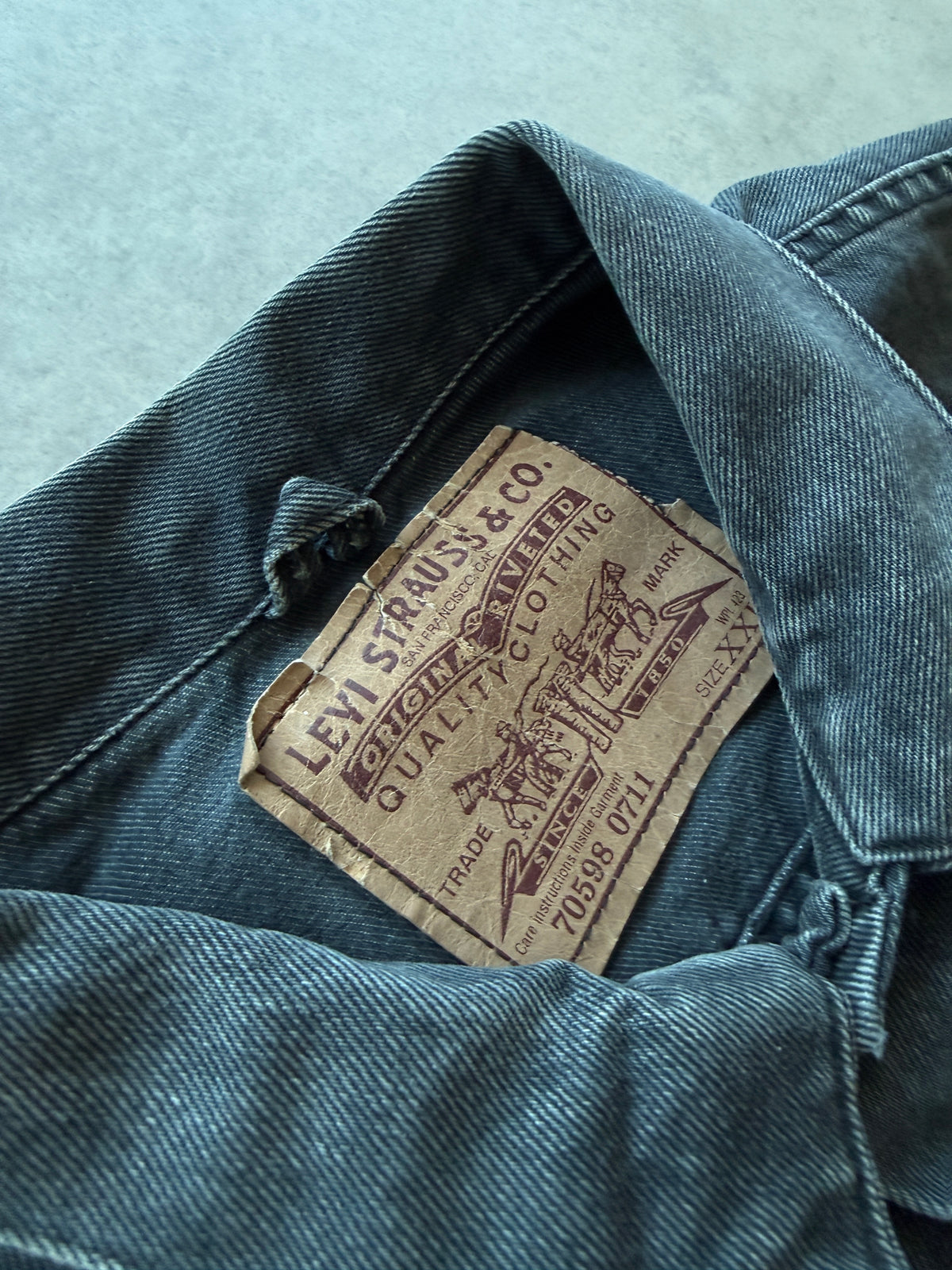 Levis vintage 90s muška siva teksas jakna (XXL)
