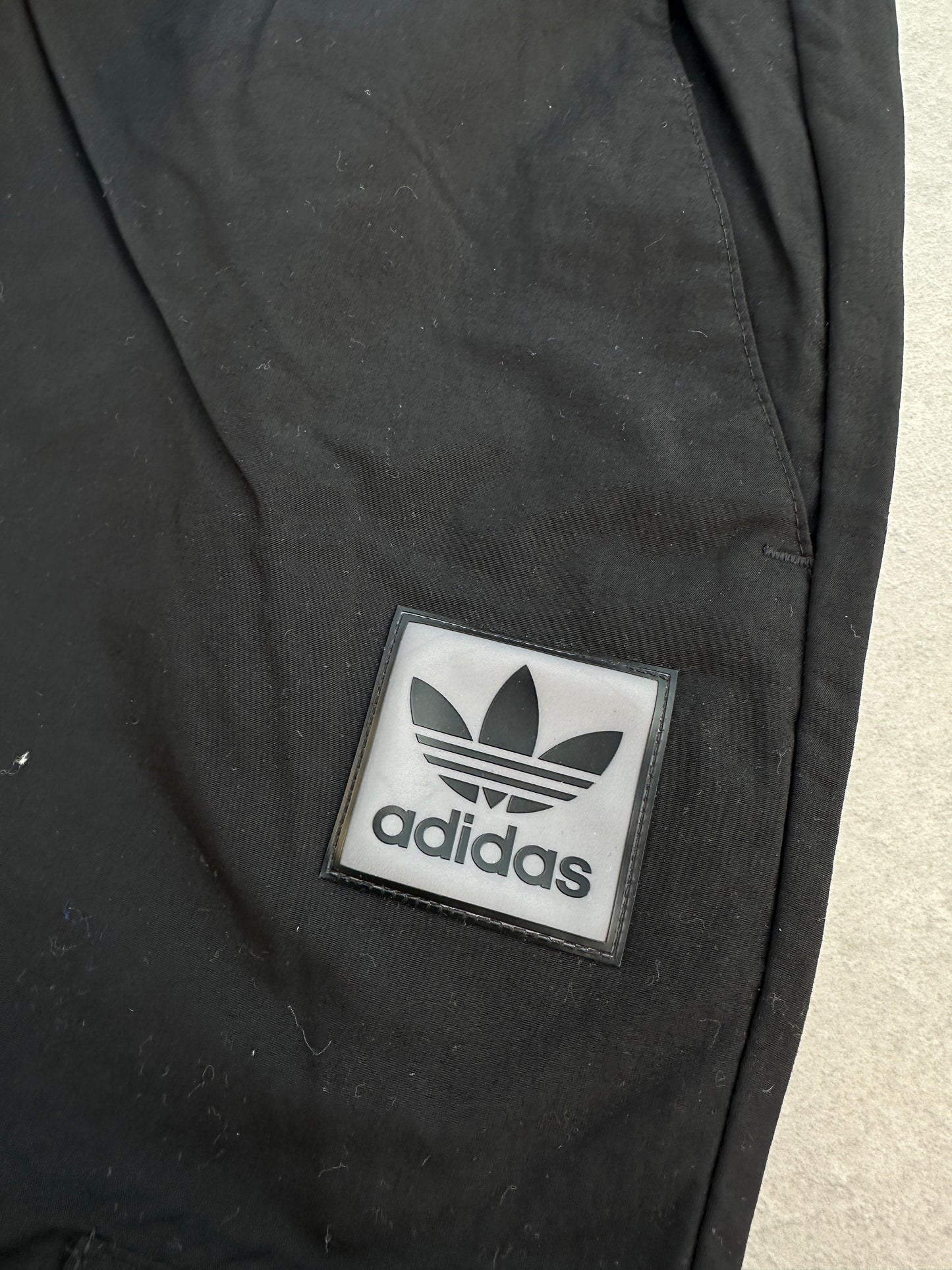 Adidas muška cargo šuškava trenerka (S)