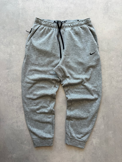 Nike Therma fit muška siva trenerka (XL)