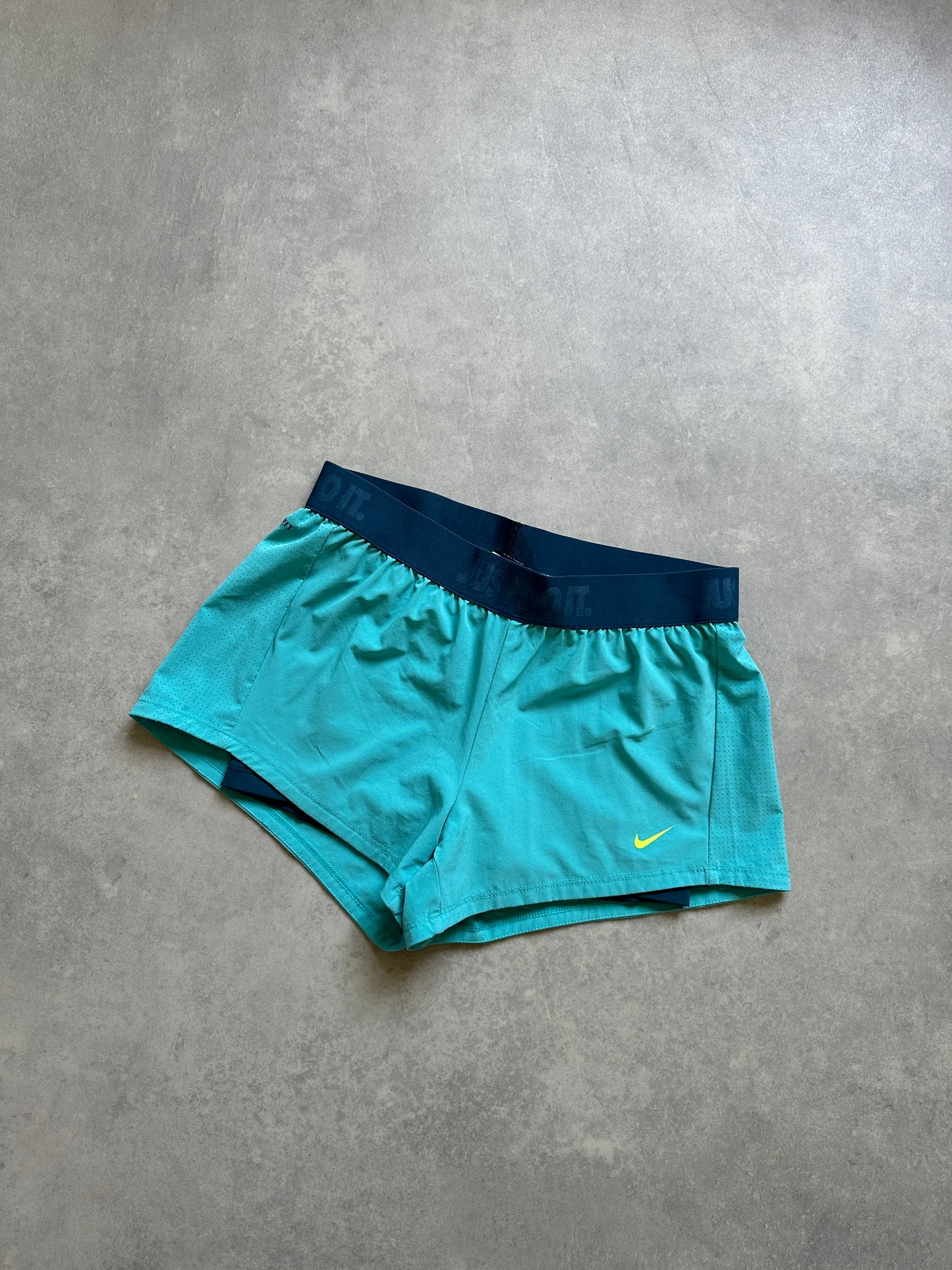 Nike zeleni ženski sportski šorc (M)