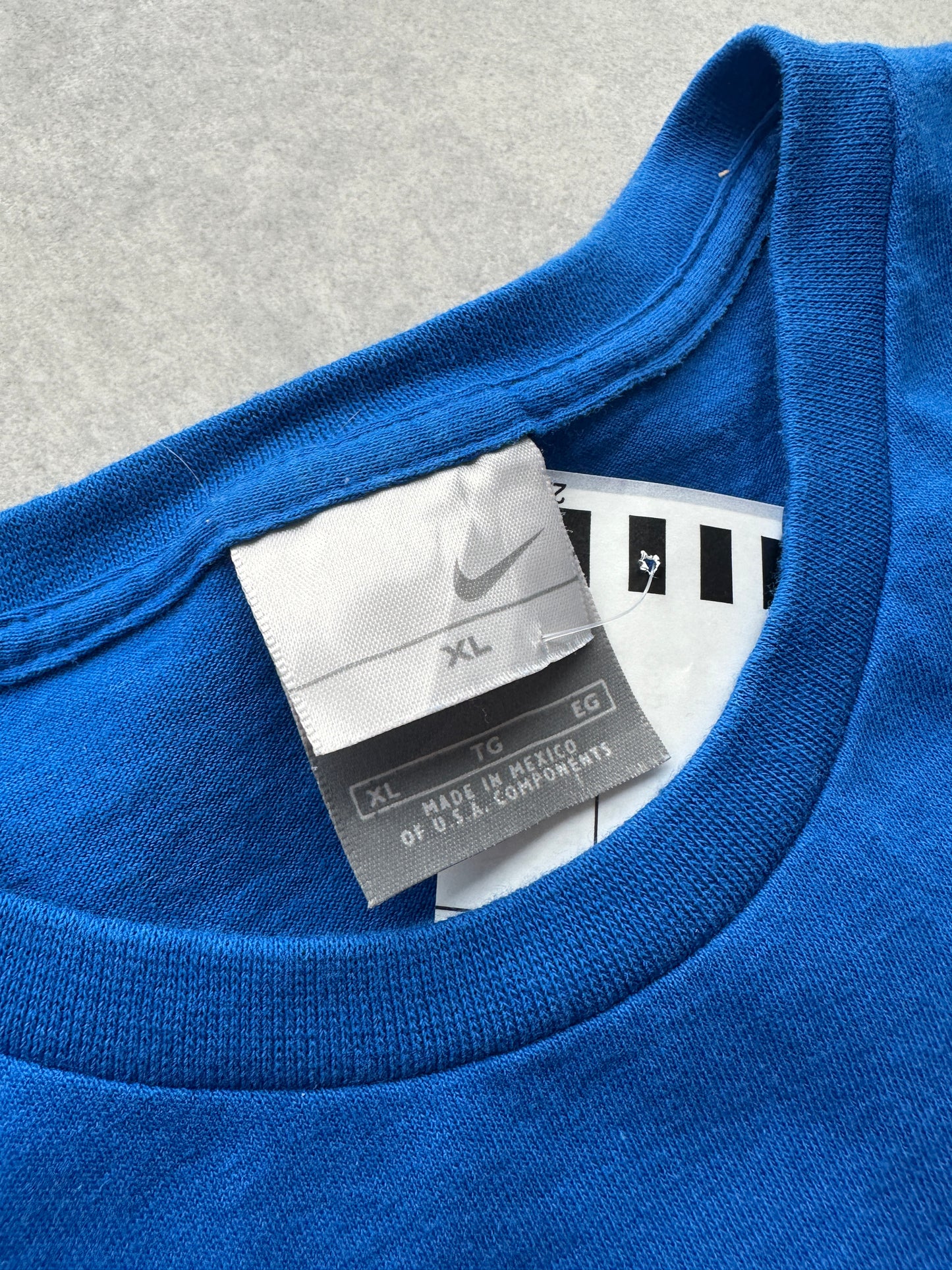 Nike 2000s muška cube majica (XL)
