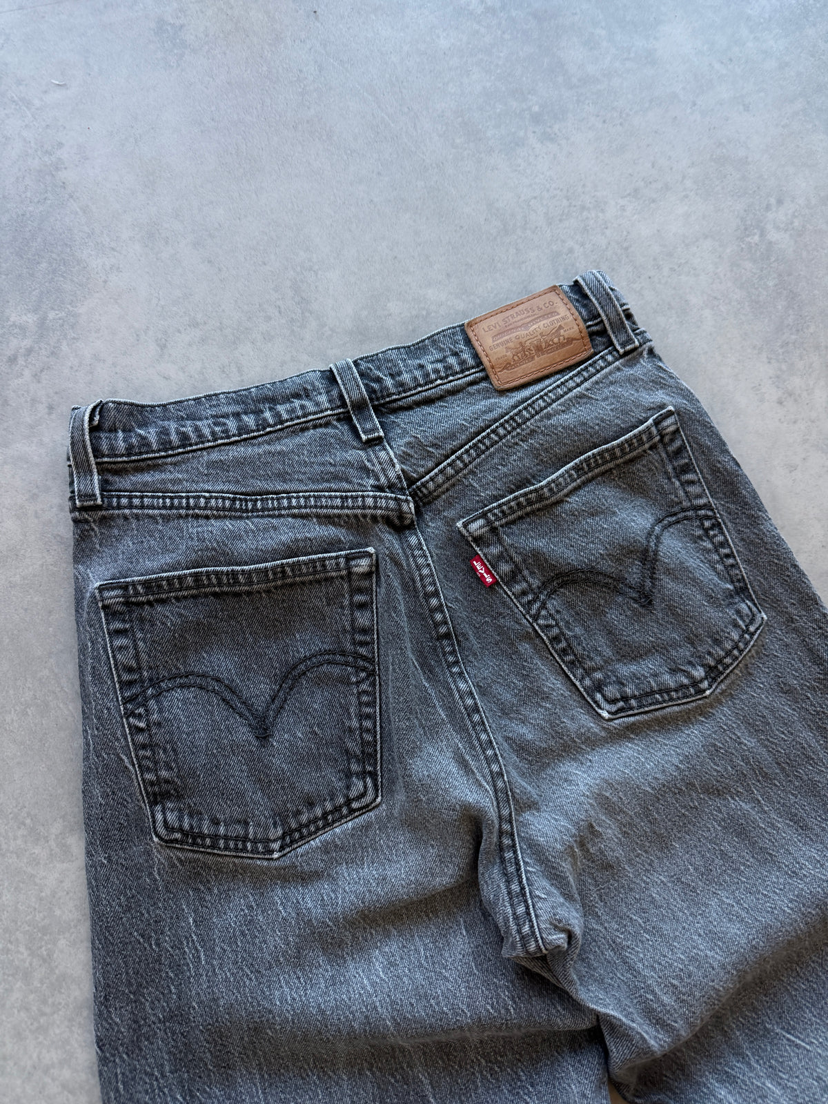 Levis ženske loose fit sive farmerke (27)