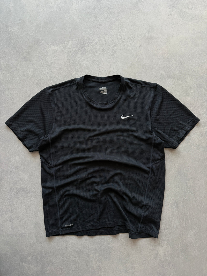 Nike Dri Fit muška crna slim fit sportska majica (M)