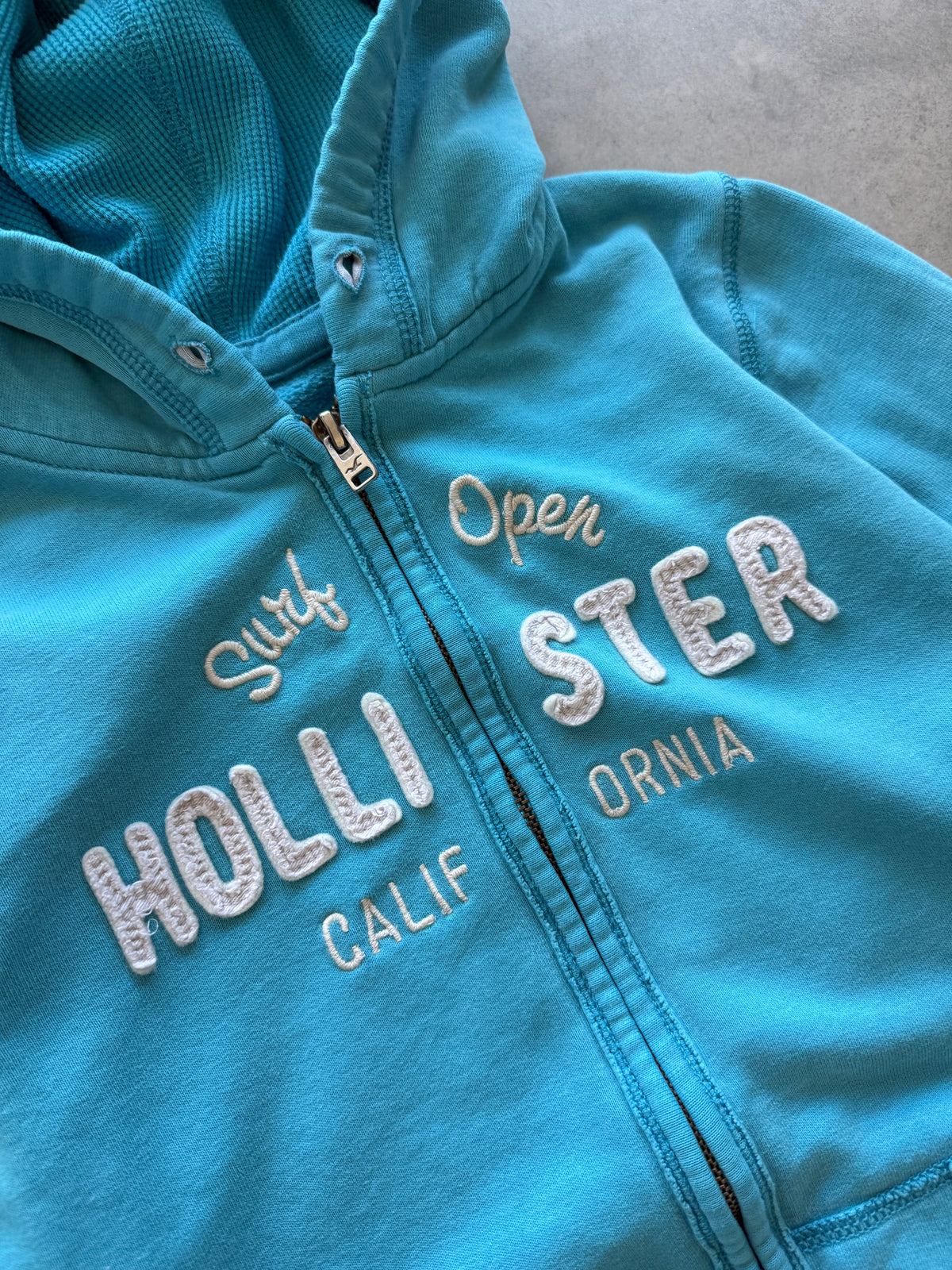 Hollister Y2K ženska plava dukserica (M)