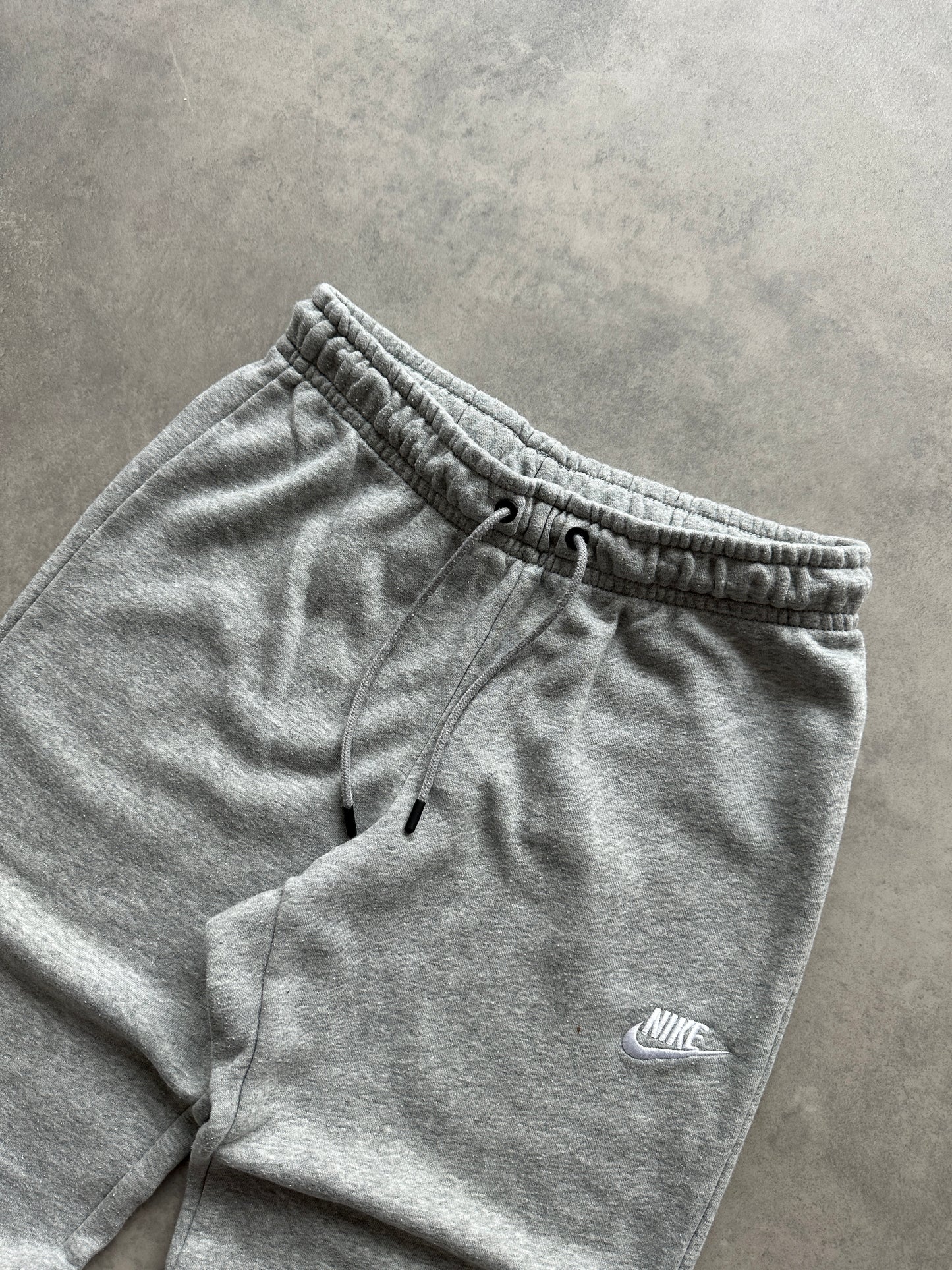 Nike ženska basic siva trenerka (S)