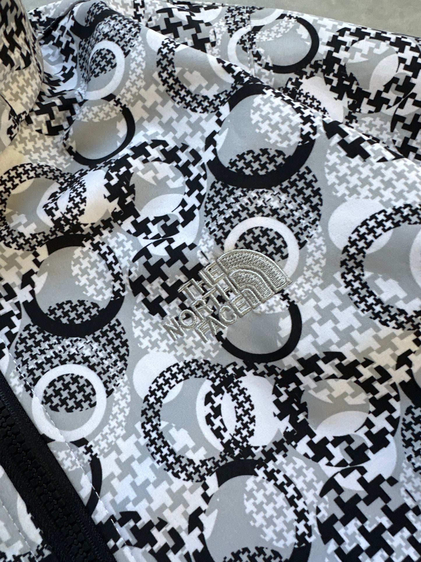 The North Face ženska vintage bootleg softshell jakna (L)