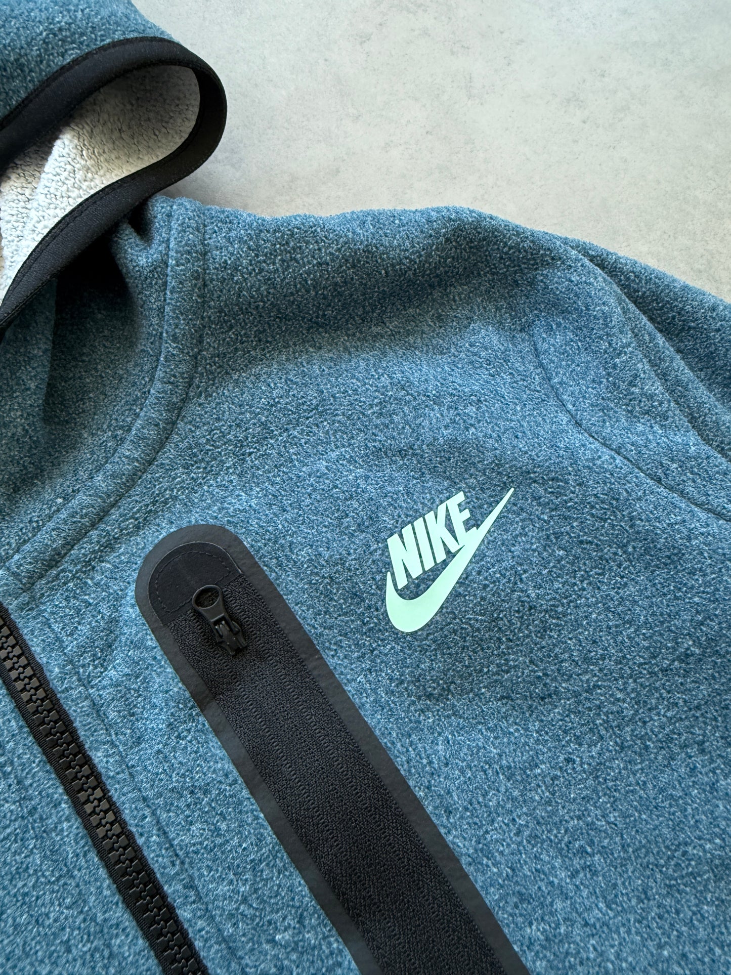 Nike Tech Fleece ženska dukserica (L)