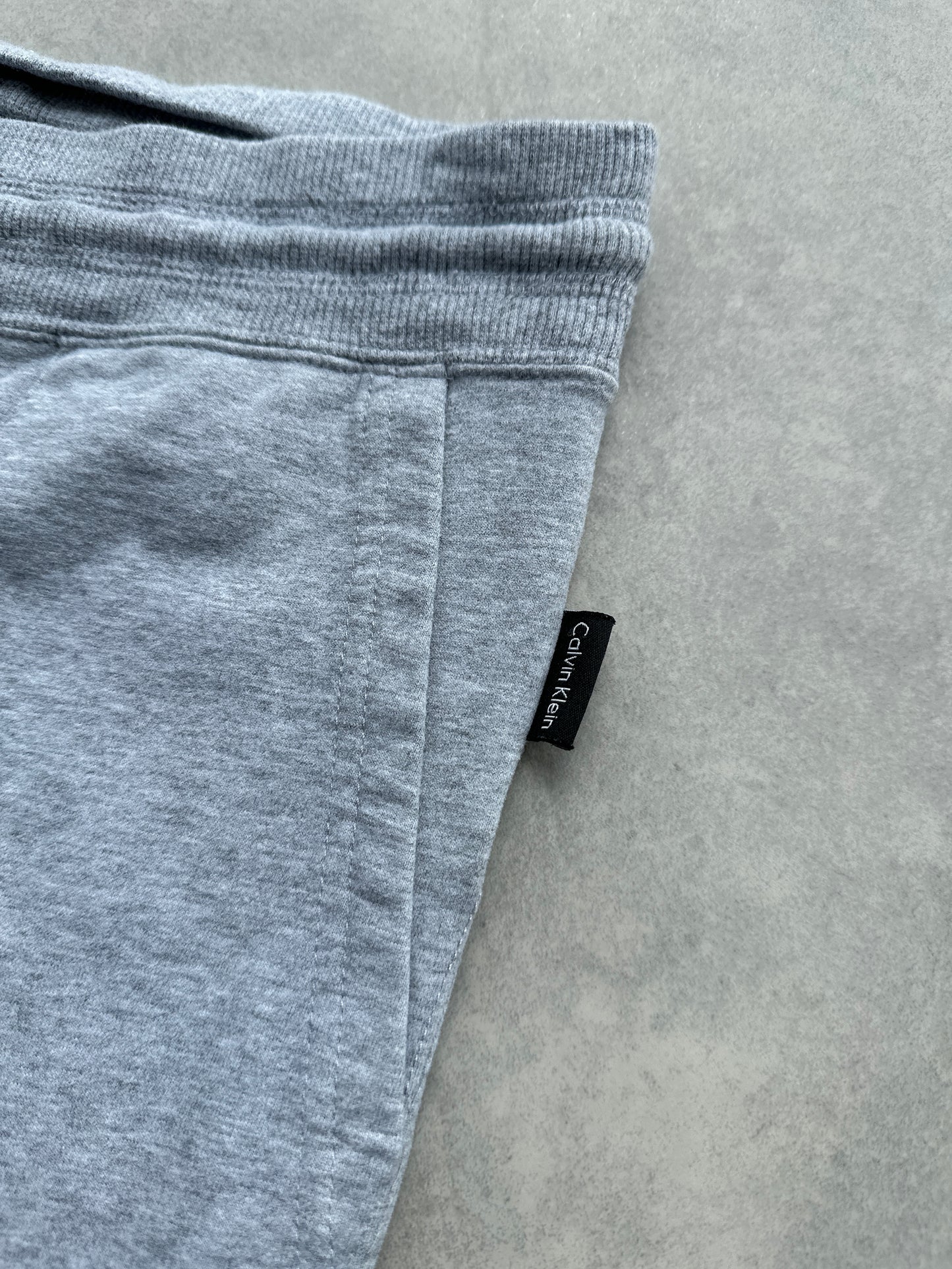 Calvin Klein ženska široka trenerka (S)