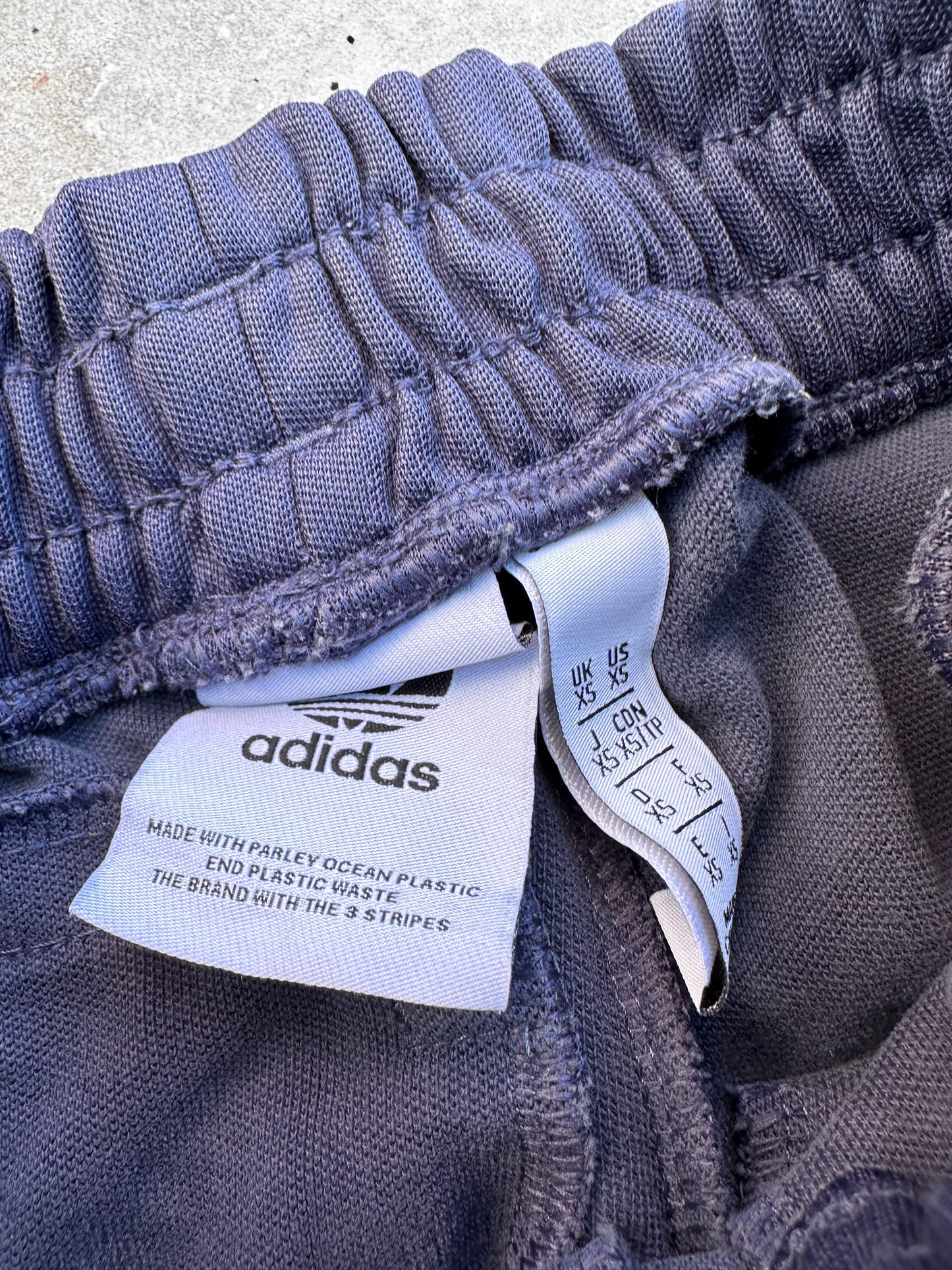 Adidas 2000s ženska baggy navy trenerka (XS)