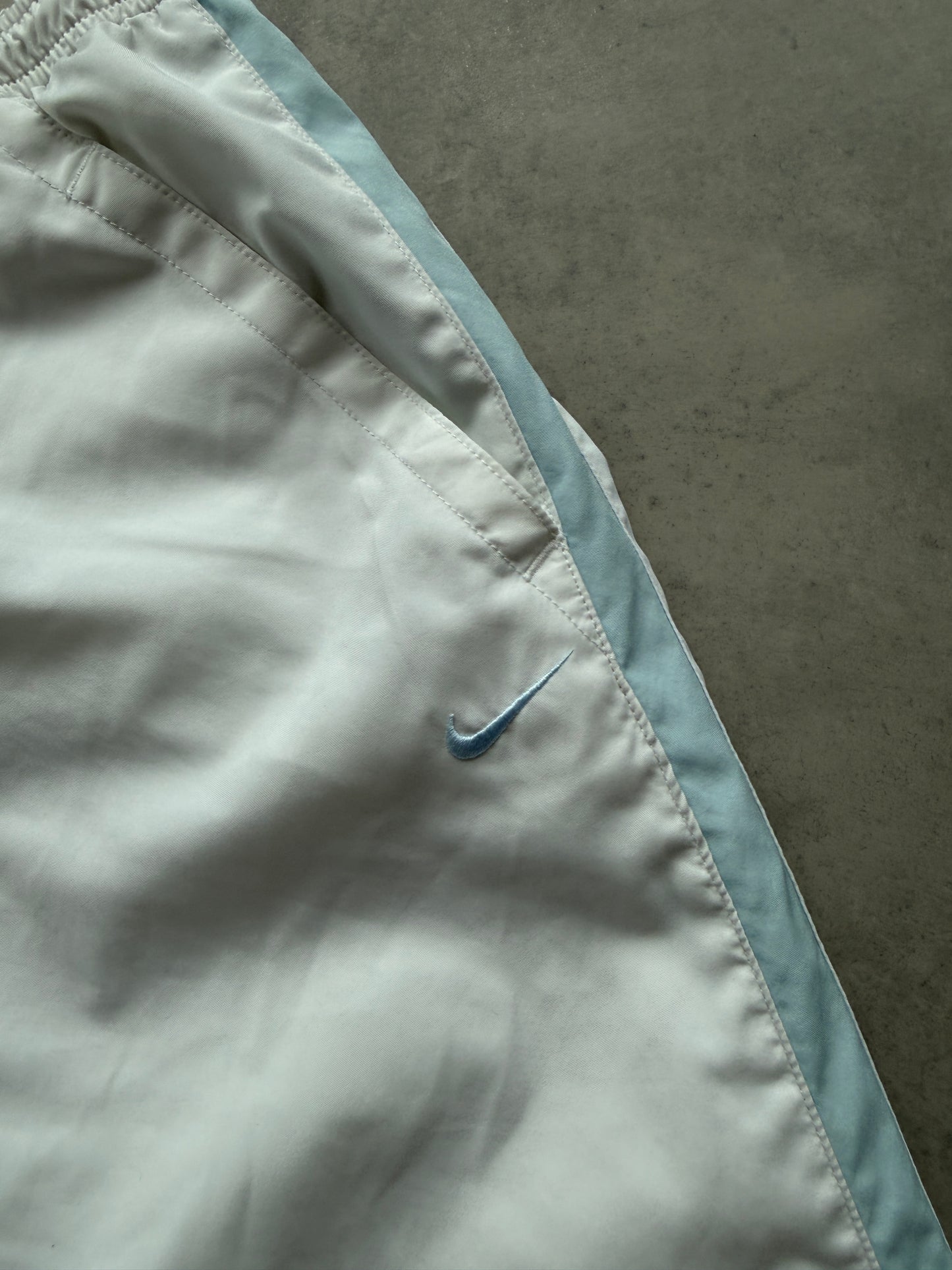 Nike 2000s ženska baggy bijela šuškava trenerka (M)