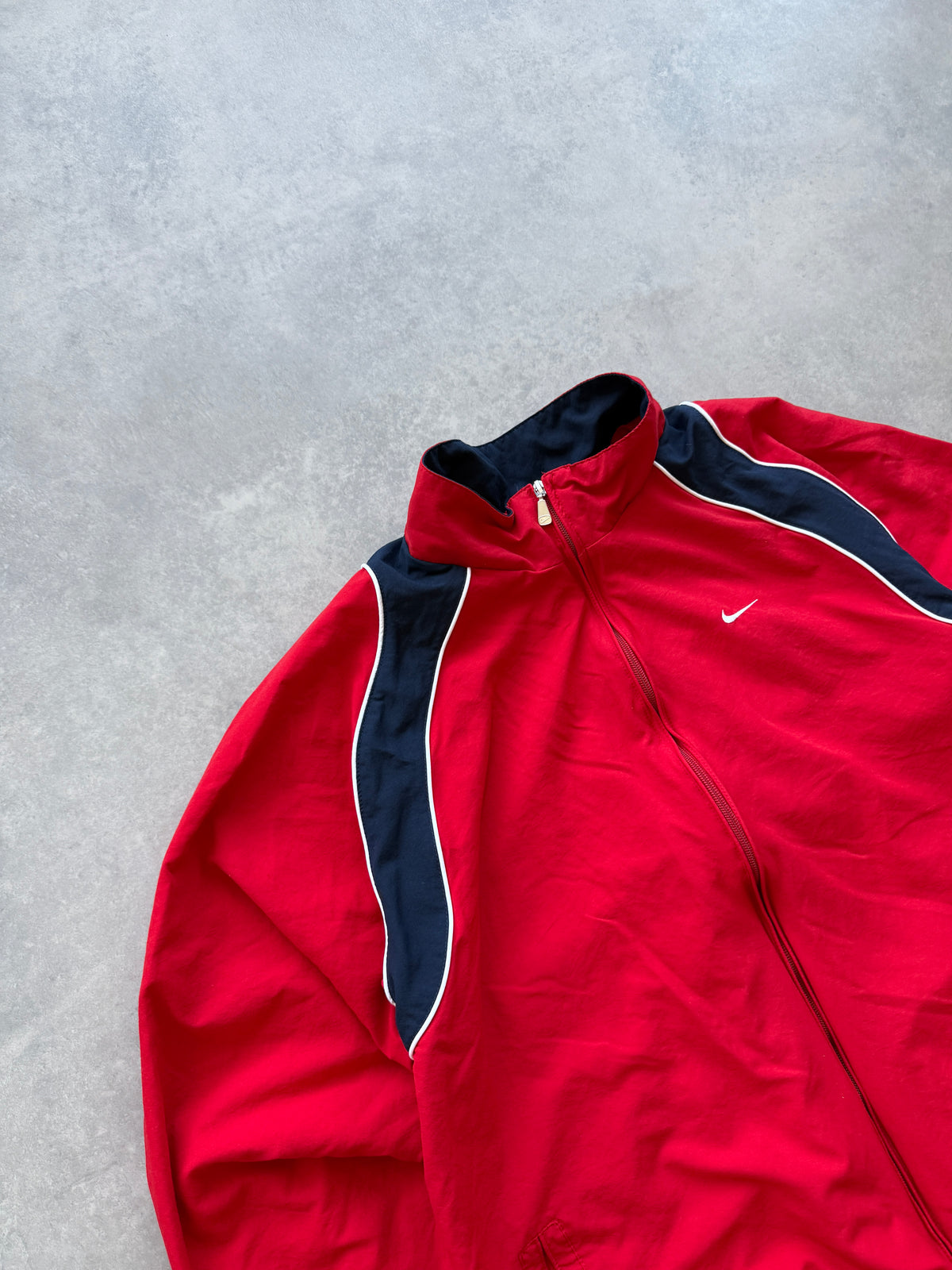 Nike 00s muška crvena šuškava dukserica (XL)