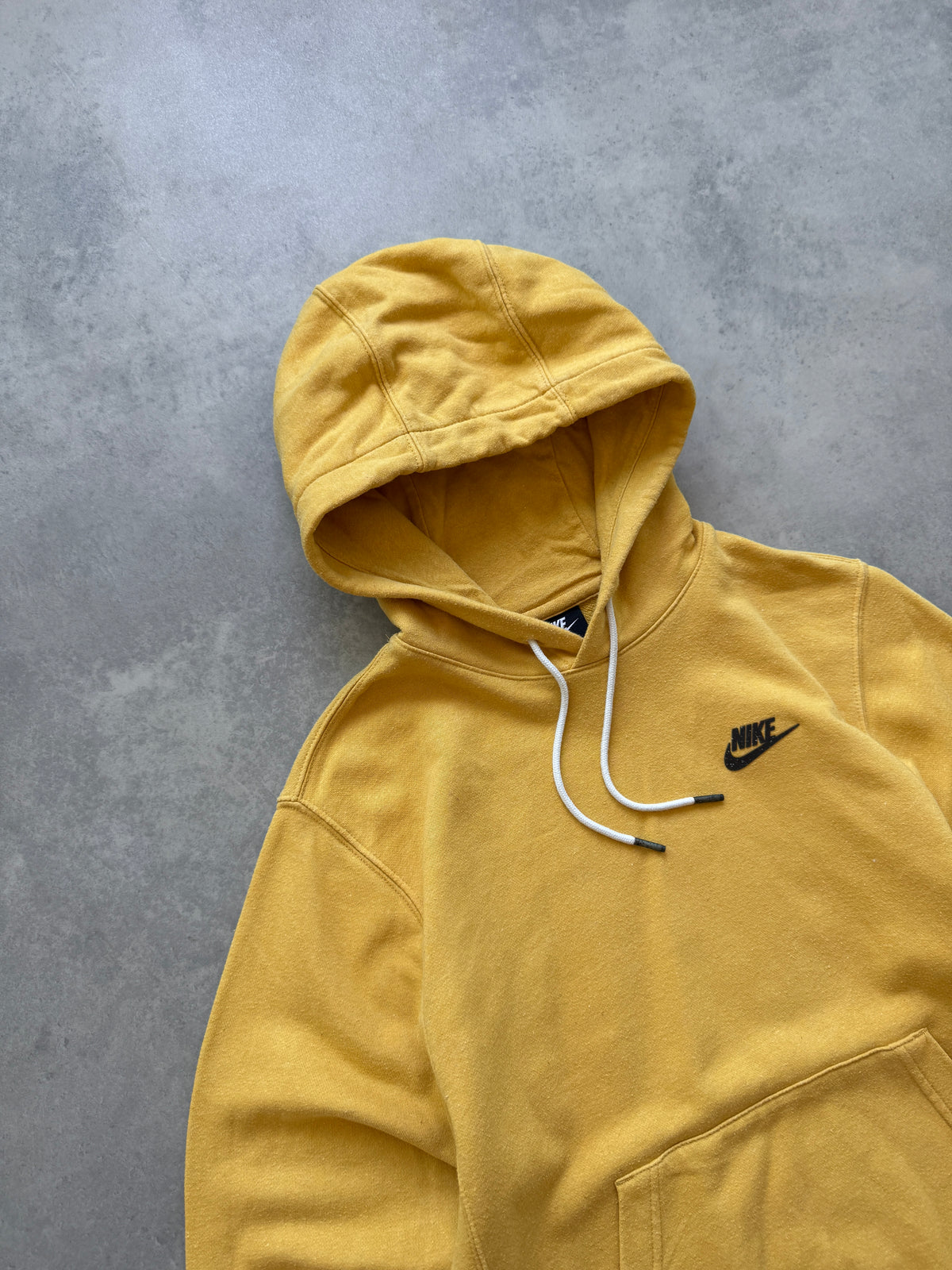 Nike muška basic žuta dukserica (XS)