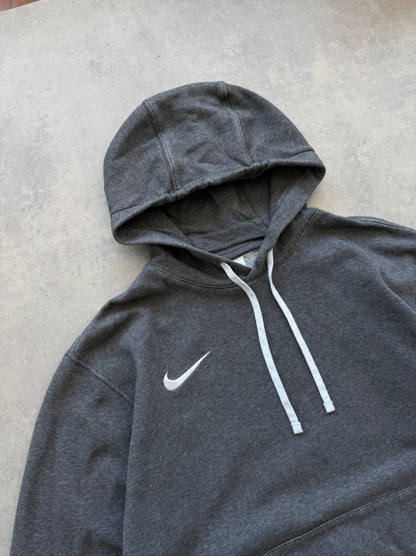 Nike muška basic siva dukserica (XL)