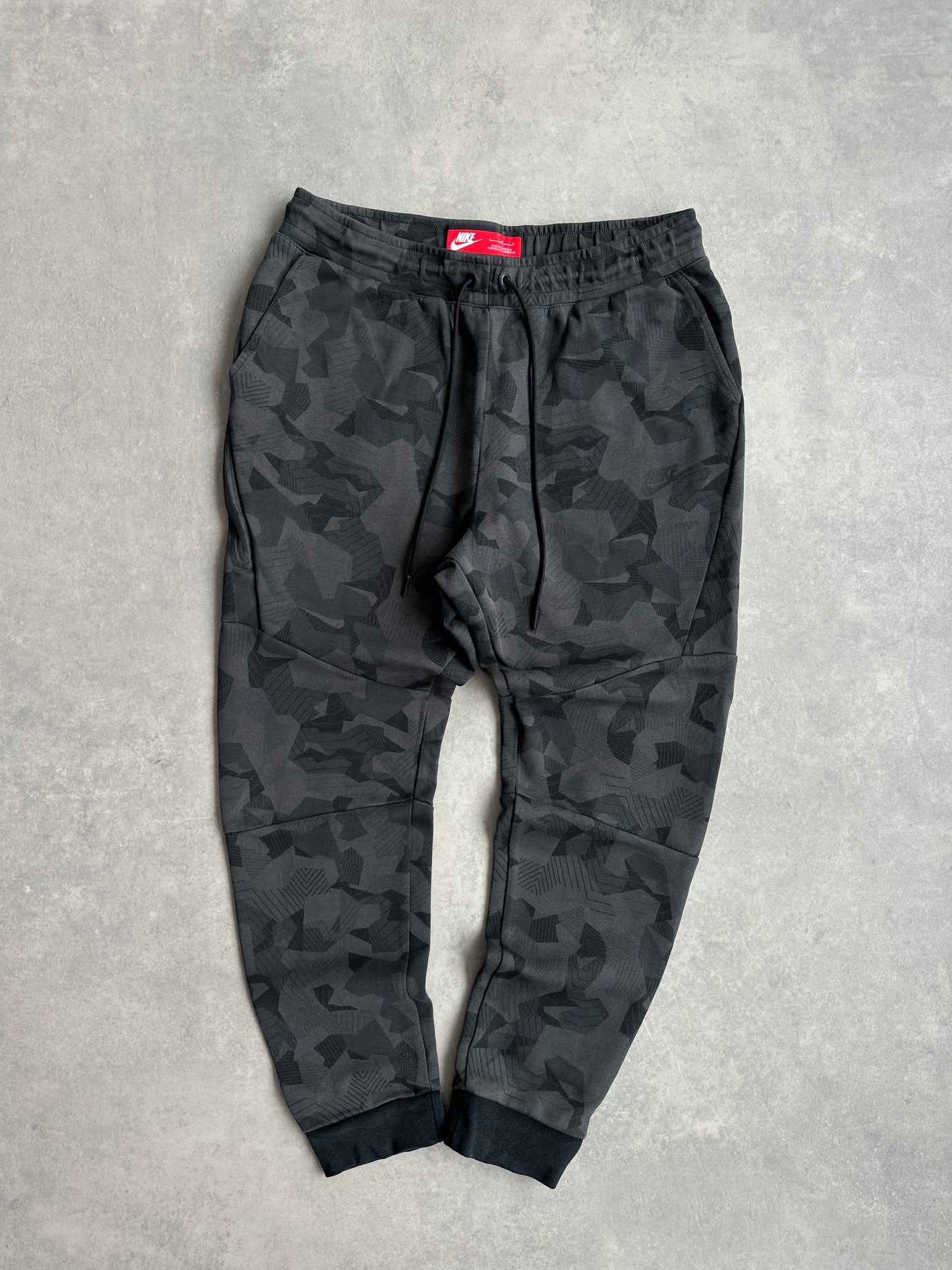 Nike Tech Fleece Camo muška trenerka (L)