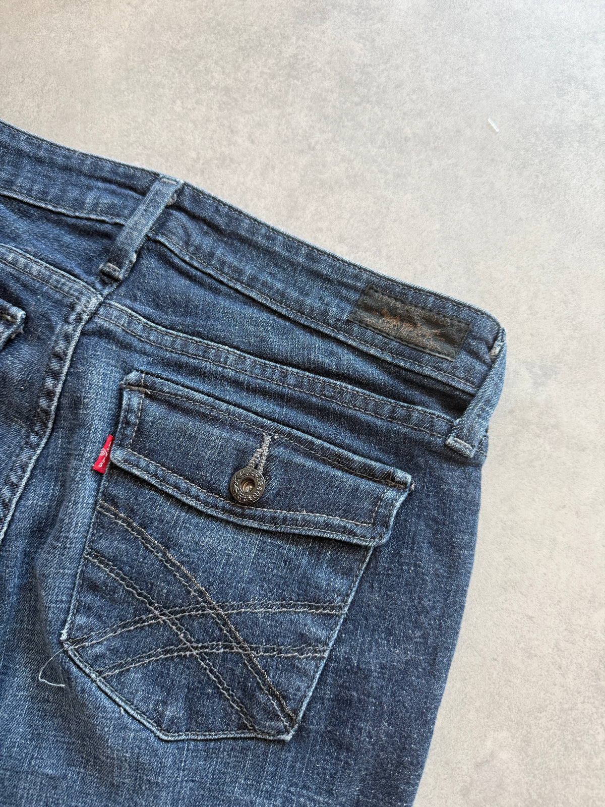 Levis 545 ženske low rise bootcut farmerke (M)