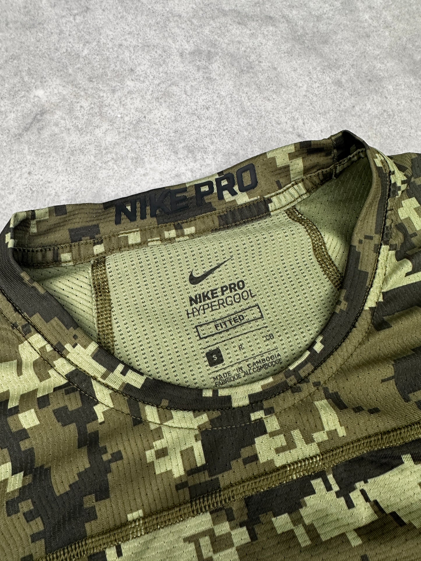 Nike Pro Combat muška maskirna sportska majica (S)