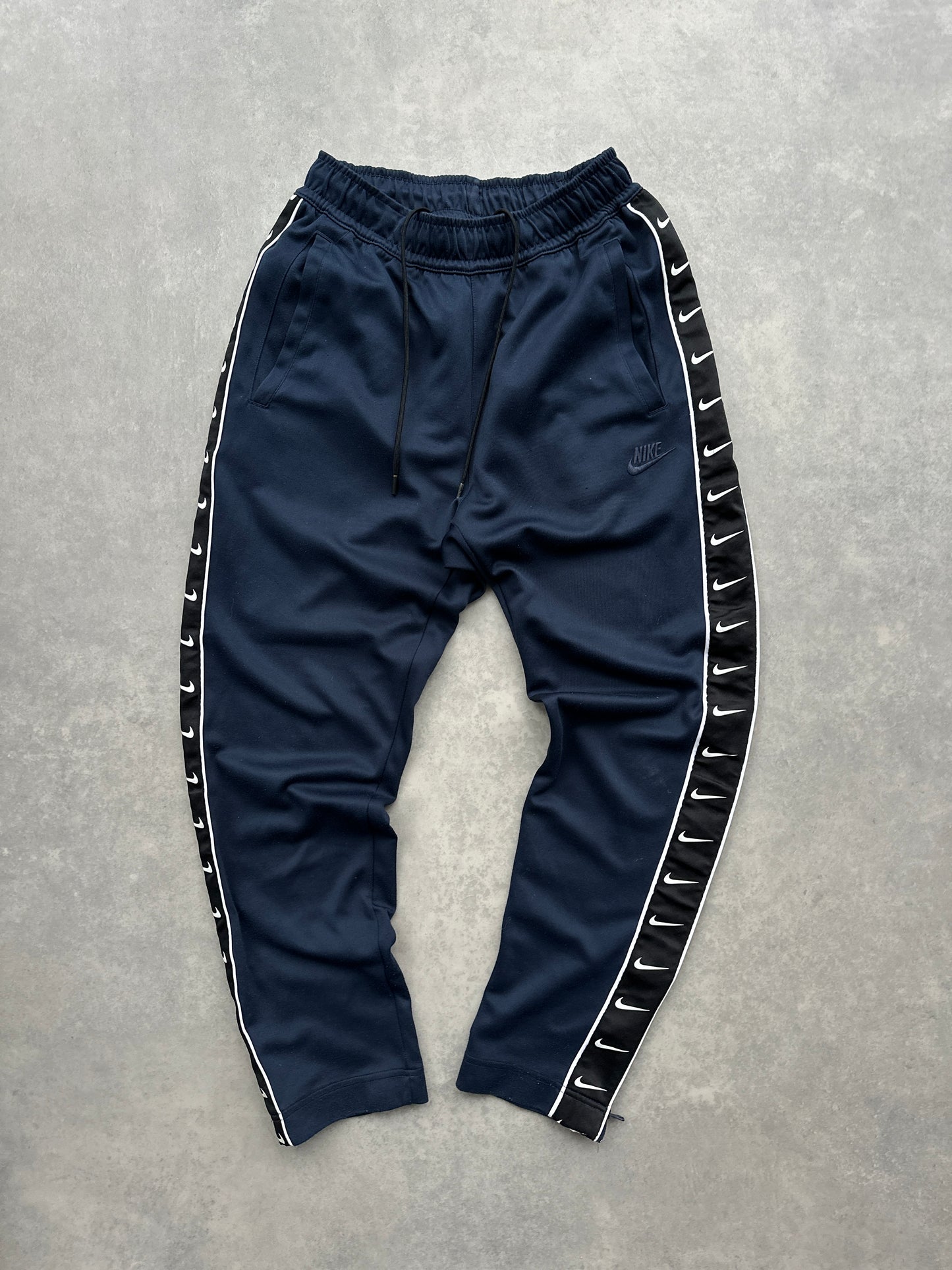 Nike muška basic navy trenerka (XS)