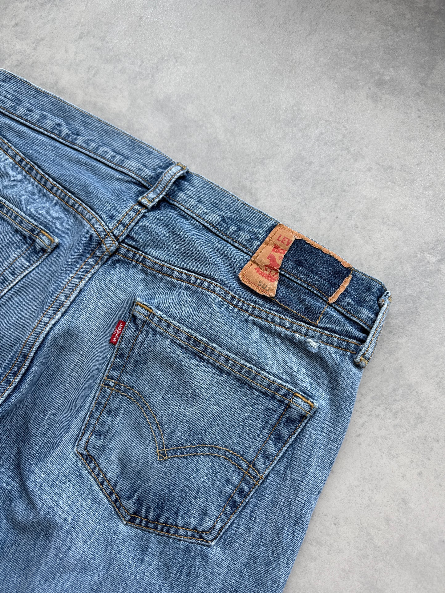 Levis 501 muške farmerke (33x32)