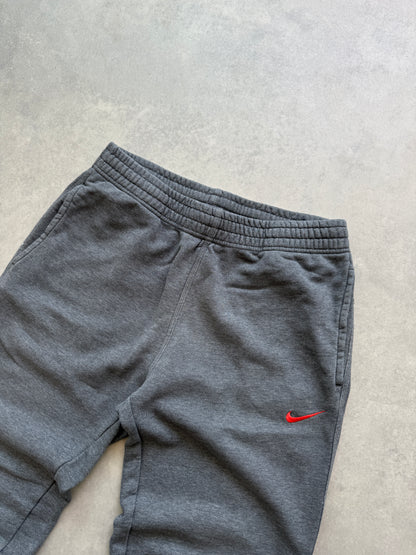 Nike muška basic siva trenerka (M)