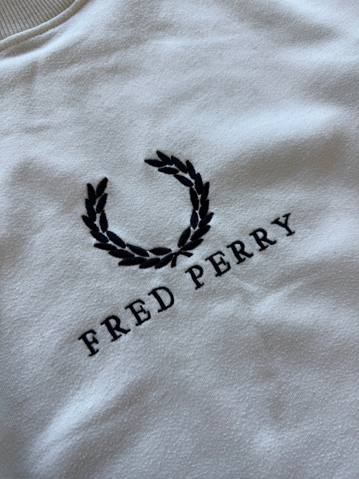 Fred Perry retro muška bijela dukserica (S)