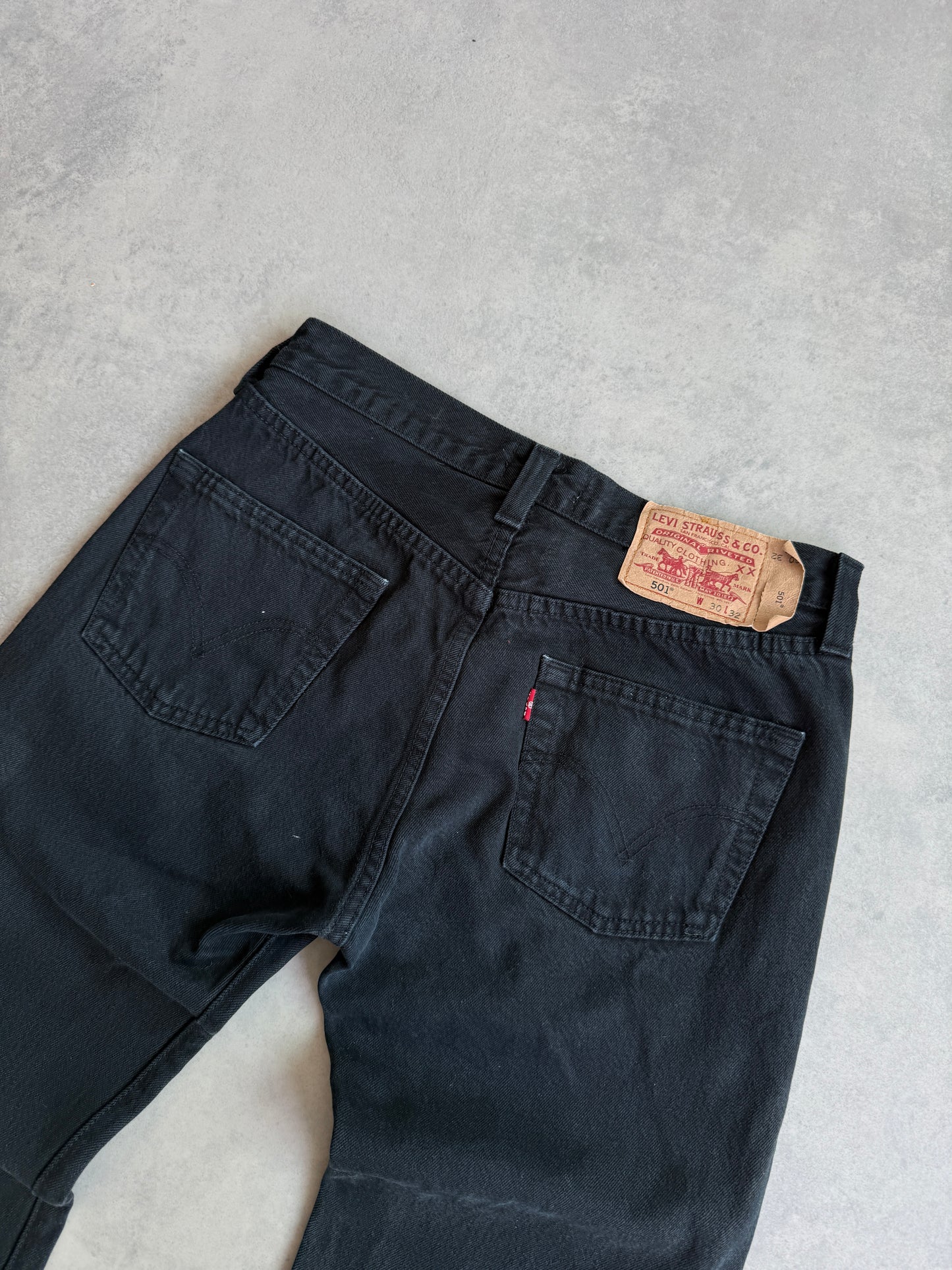 Levis 501 muške crne farmerke (30x32)