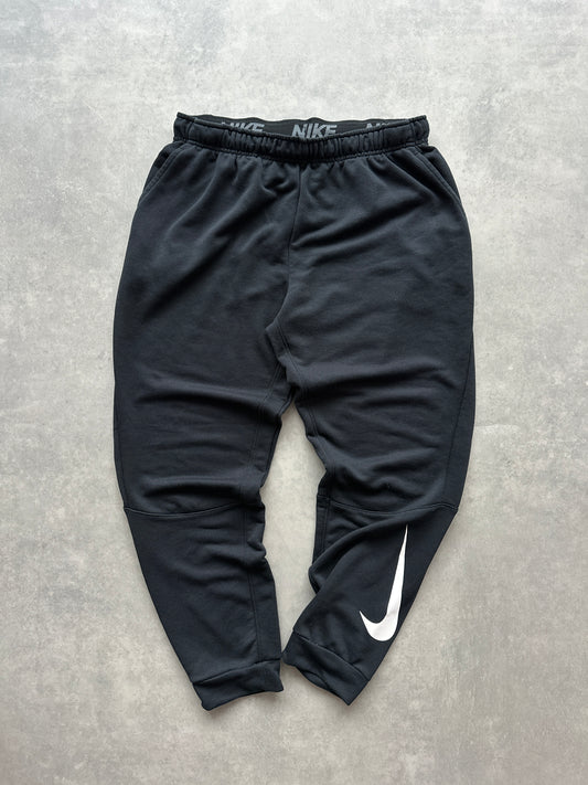 Nike muška crna basic trenerka (L)