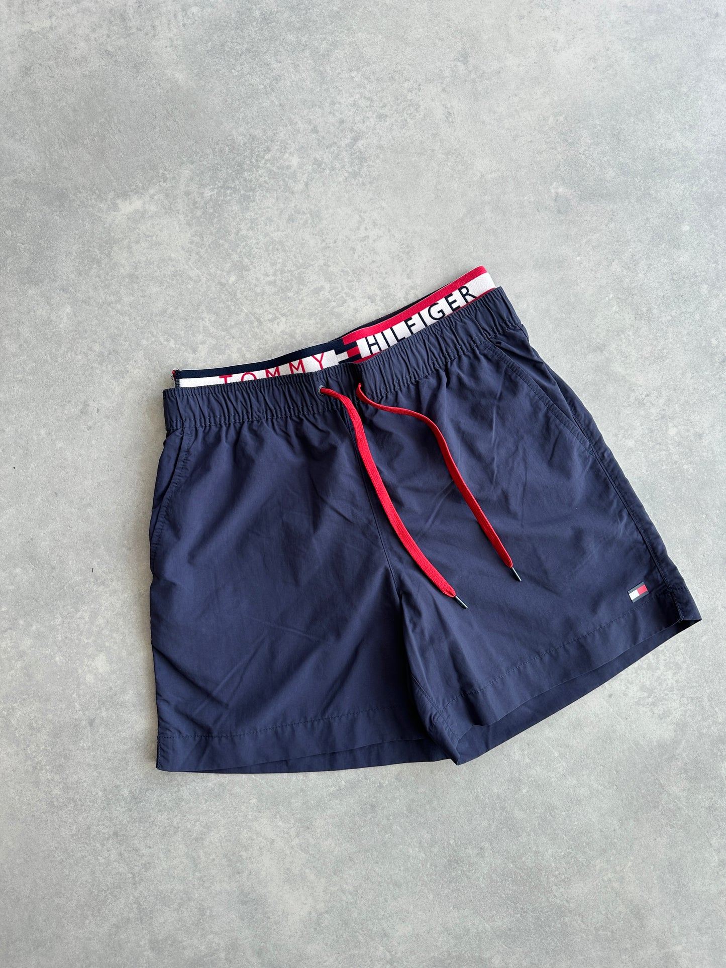 Tommy Hilfiger navy muški šorc za kupanje (S)
