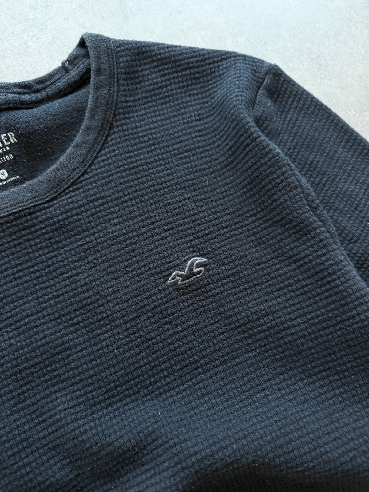 Hollister Y2K muška crna majica (M)