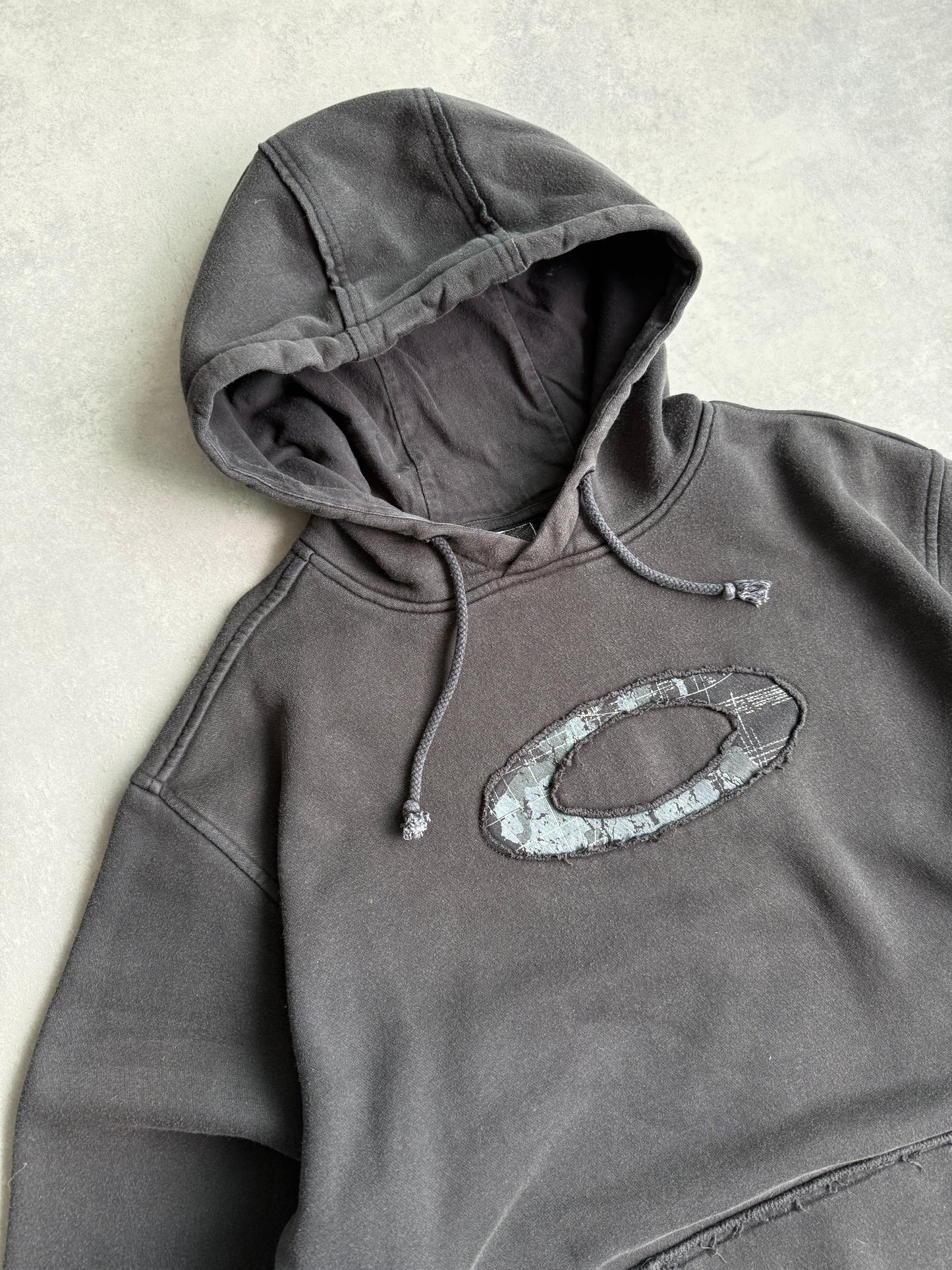 Oakley 2000s muška crna dukserica (XL)