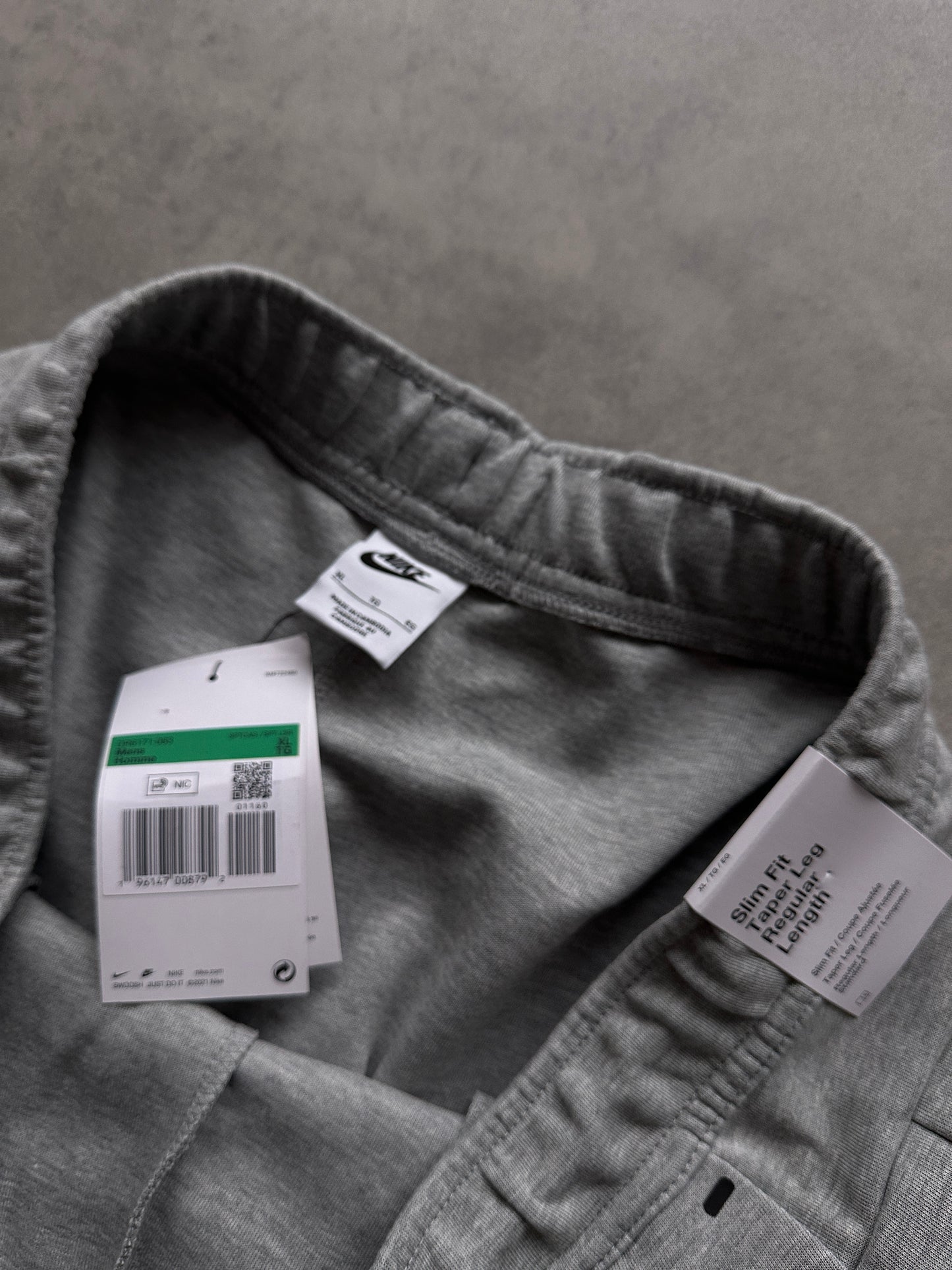 Nike Tech Fleece Hybrid muška siva trenerka (L, XL)