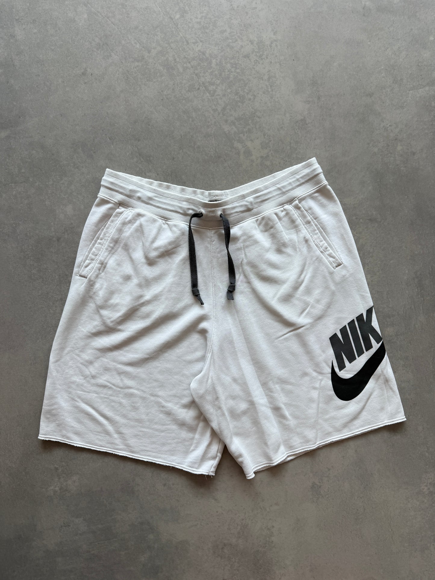 Nike muški bijeli šorc (L)