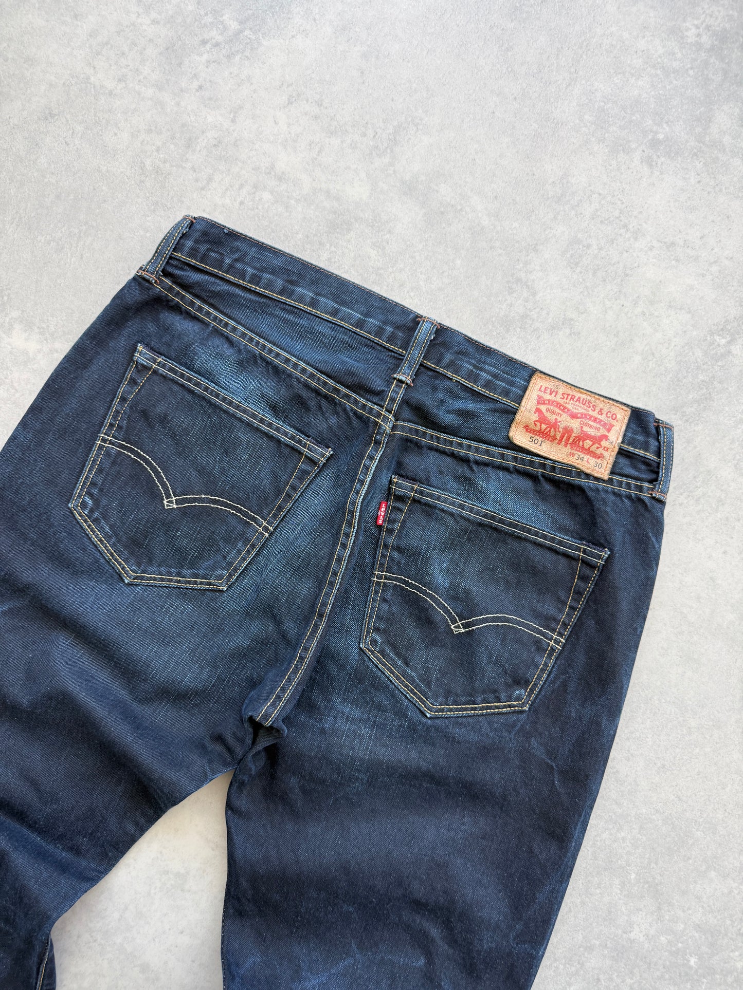 Levis 501 muške tamno plave farmerke (34x30)