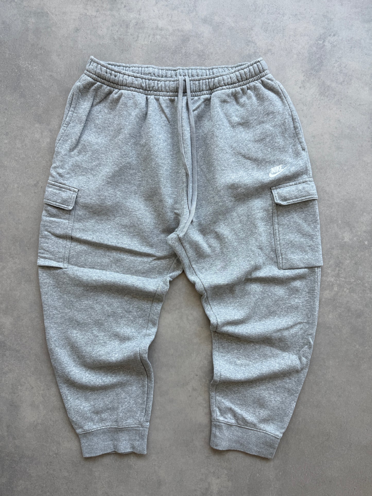 Nike muška siva cargo trenerka (XXL)