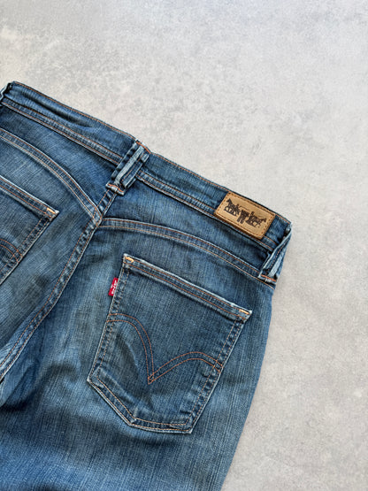 Levis 2000s ženske flared farmerke (M)