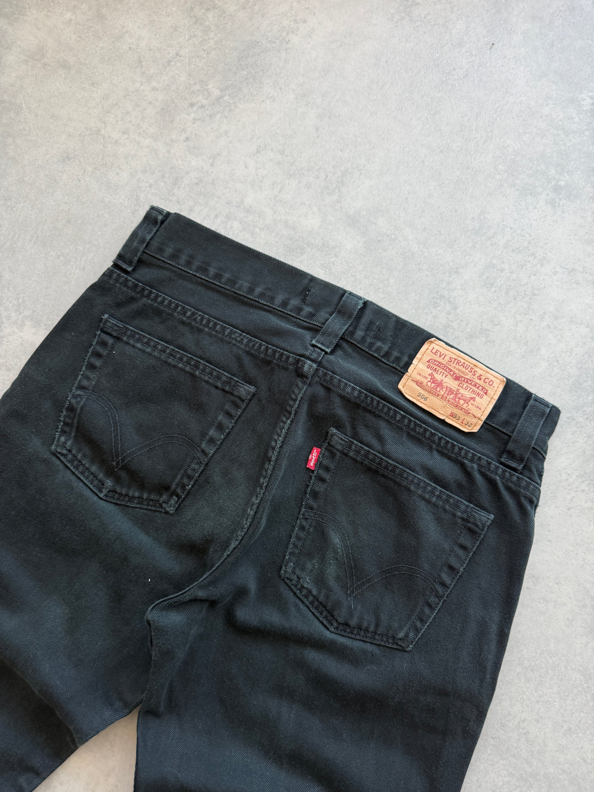 Levis 506 muške crne farmerke (33x32)