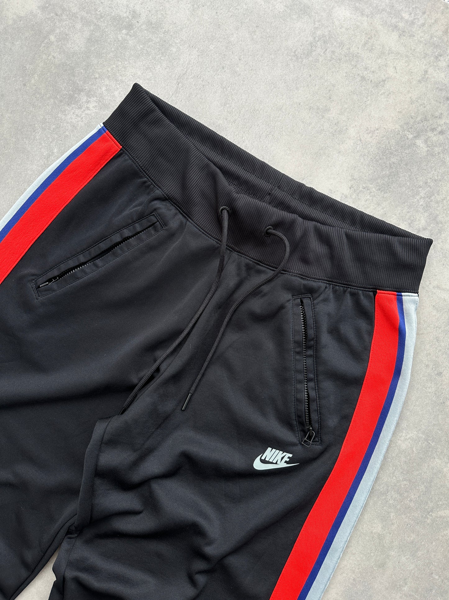 Nike ženska baggy trenerka (M)