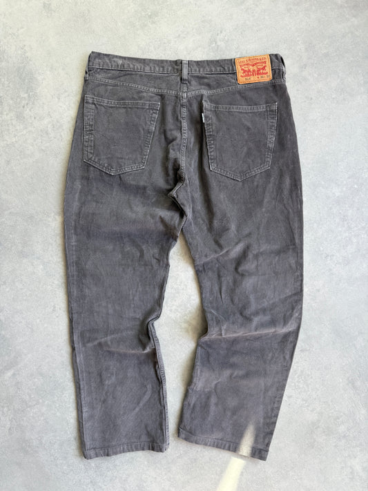 Levis 514 muške samtane hlace (36x32)