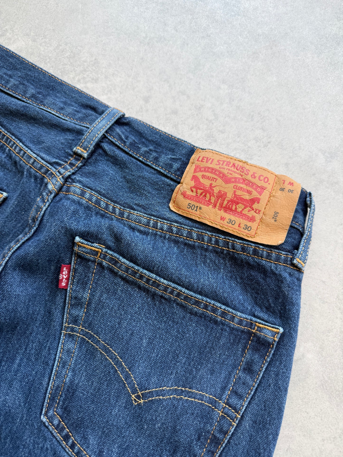 Levis 501 muške tamno plave farmerke (30x30)