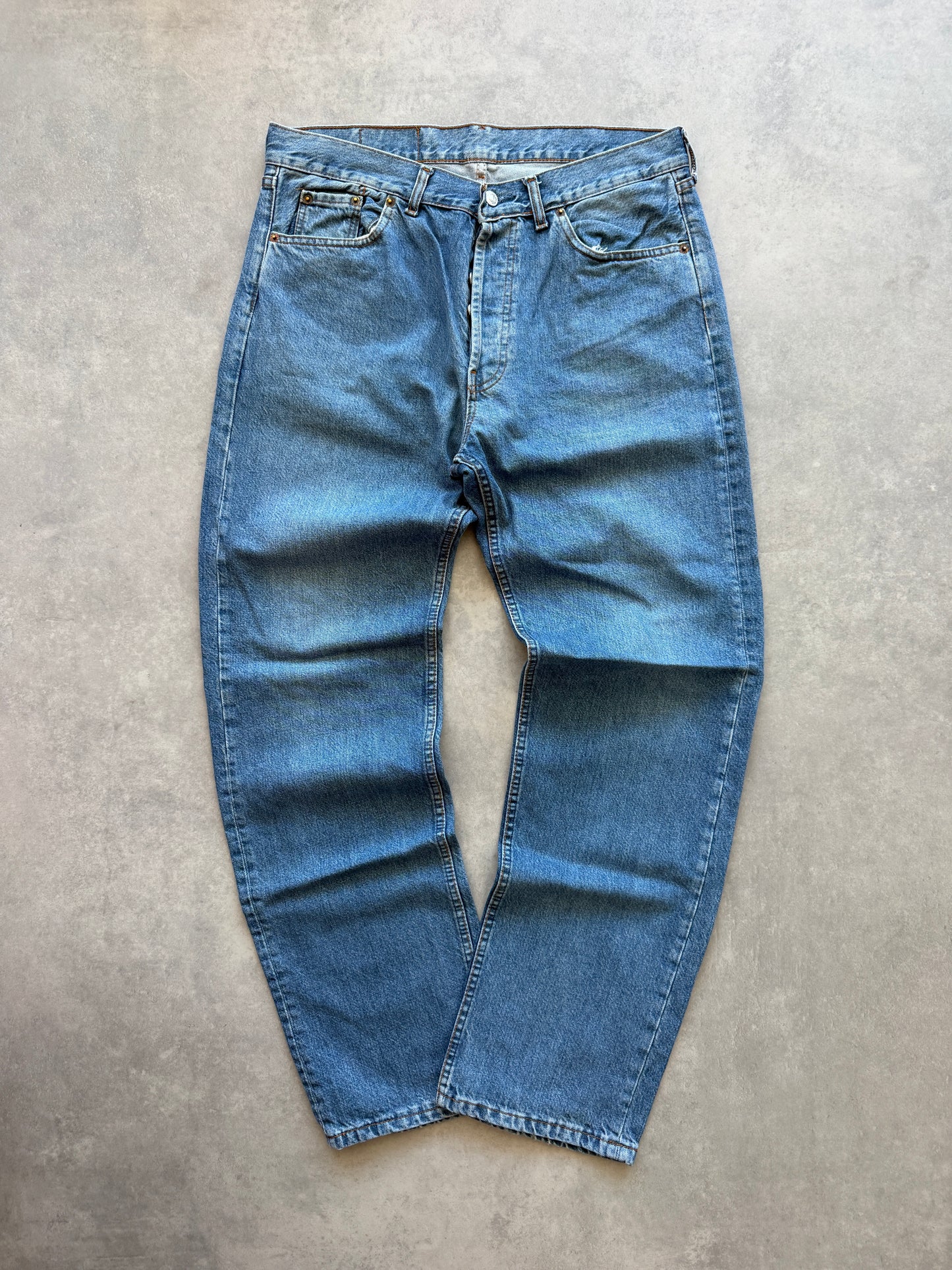 Levis 501 vintage bootleg muške farmerke (33x36)
